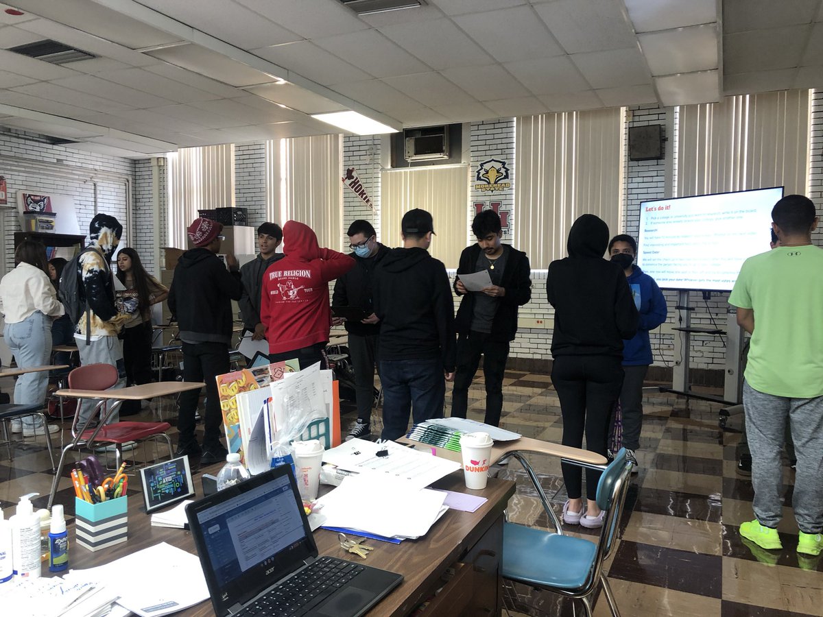 CarlSchurzHS's tweet photo. Students in Ms. Wrenn’s Senior Seminar classes tried out College Speed Dating in preparation for our Senior Action Days and #LearnPlanSucceed! #CollegeTalk https://t.co/gGSwSHU2BA