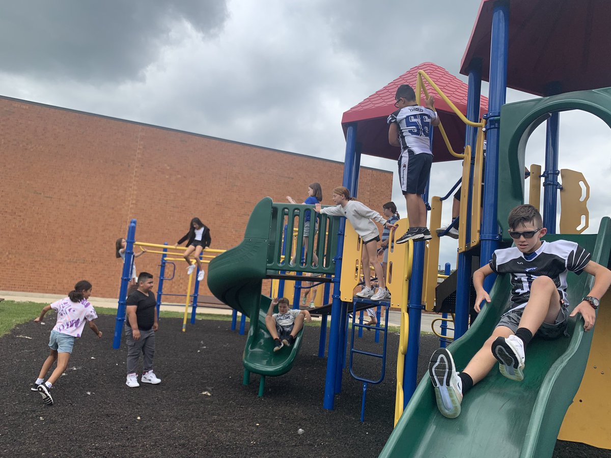 TechTrish's tweet photo. This is what Free Recess looks like! @Chelsea_Tigers Pure fun! #WeAreChelsea #WheelofChance #FunFriday https://t.co/WZfIAAPqf4