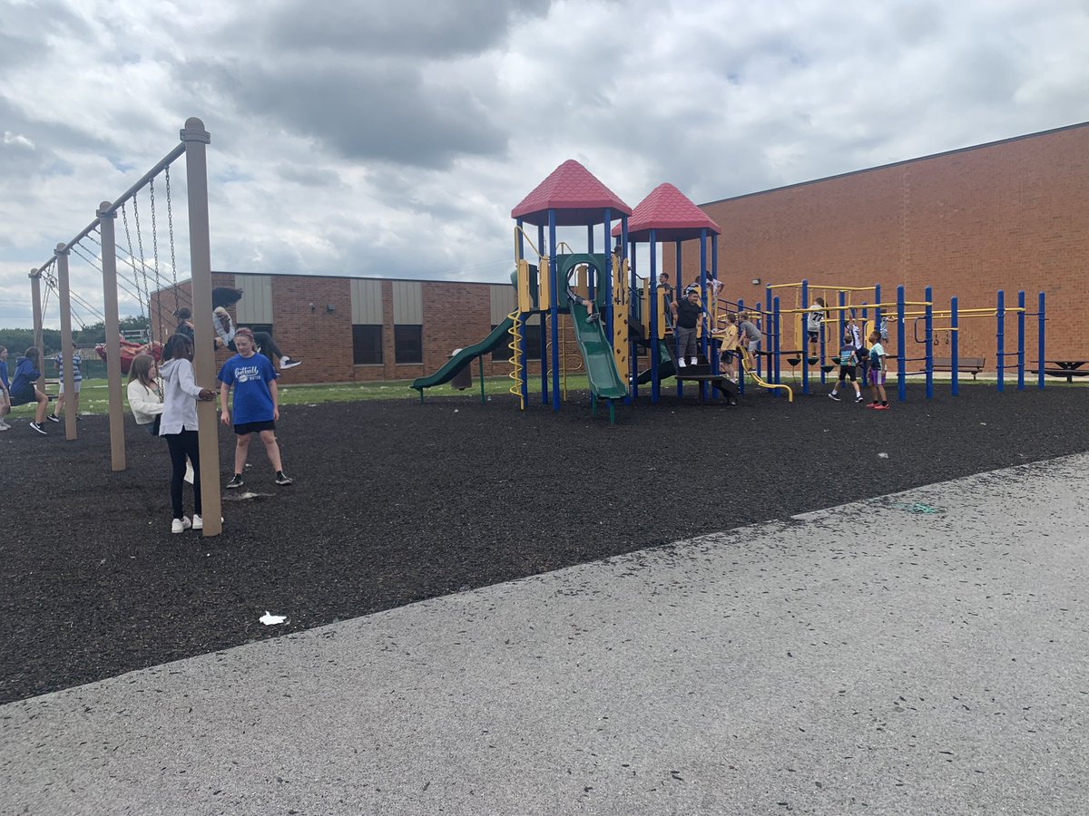 TechTrish's tweet photo. This is what Free Recess looks like! @Chelsea_Tigers Pure fun! #WeAreChelsea #WheelofChance #FunFriday https://t.co/WZfIAAPqf4