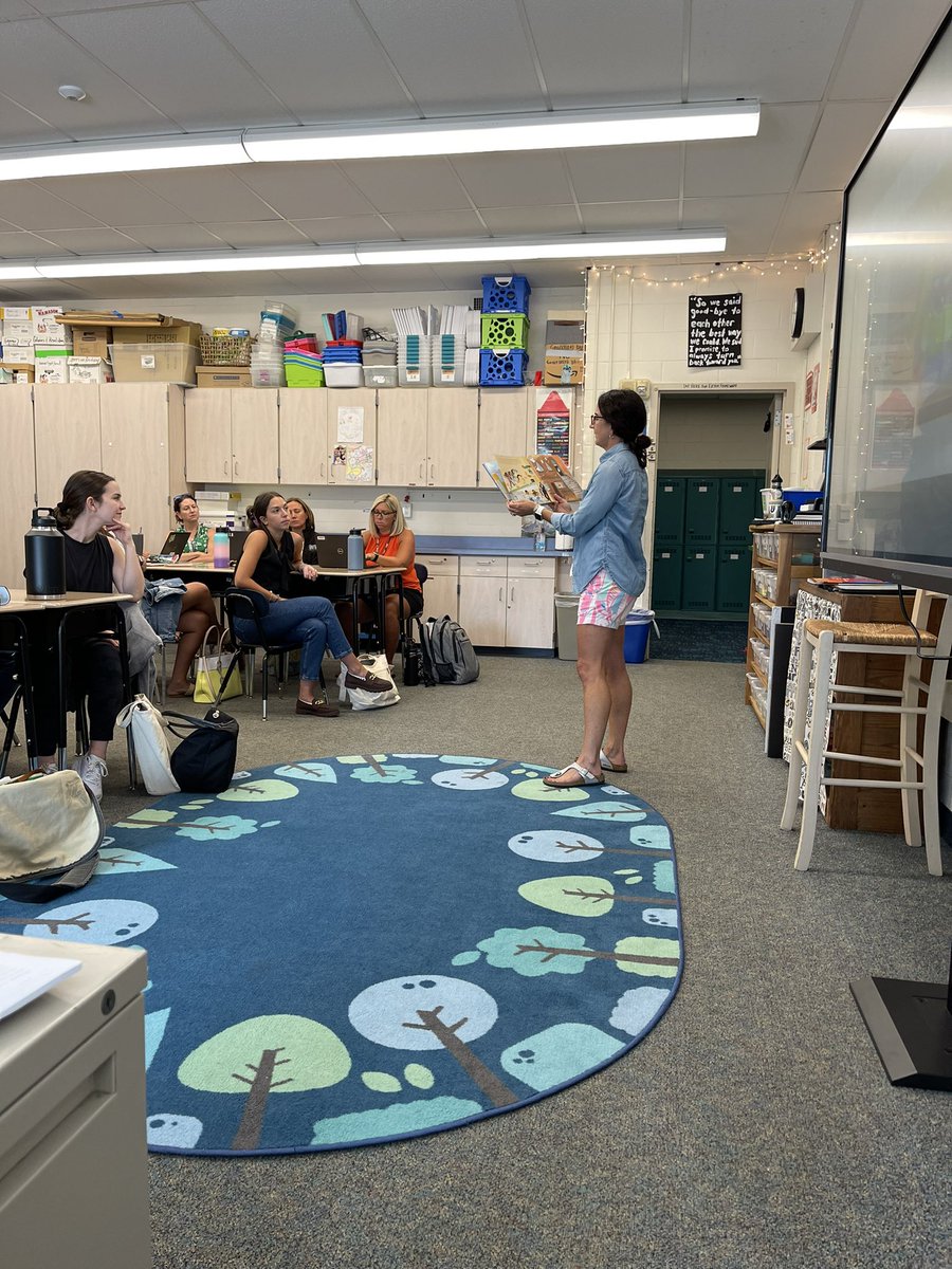 JCareyReads's tweet photo. As we headed back to school this week, the message of humanity and belonging was loud and clear. @dawnsherriff2 shared @jtbigelow ‘s Abdul’s Story with our second grade team…reminding us to be the kinds of teachers that see the good in all kids. #westportlearns https://t.co/6Qgp3dHLnk