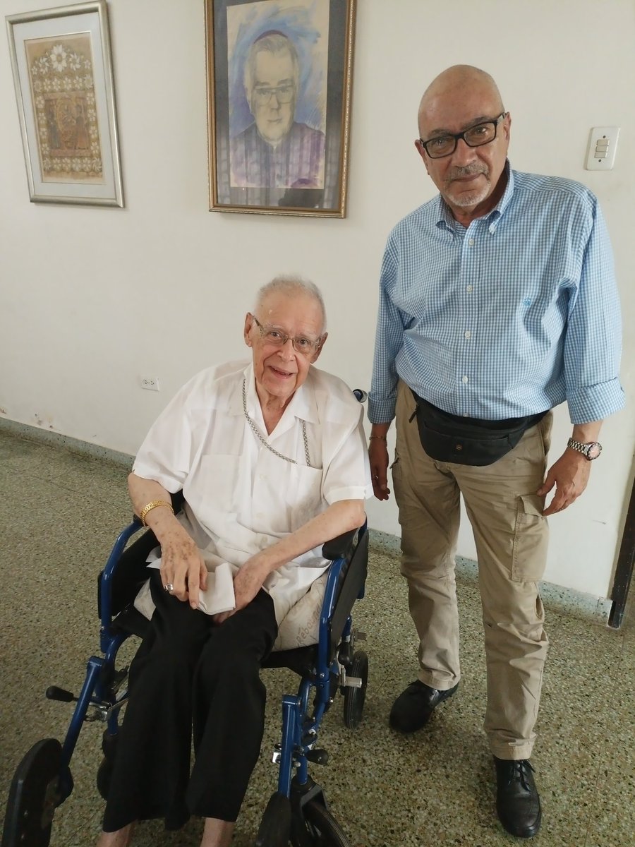 ajcaleca's tweet photo. Hoy tuve el inmenso honor de visitar en su casa de Maracaibo, a Monseñor Roberto Luckert, Obispo Emérito de Coro, una voz que nunca se ha apagado en defensa de los pobres de nuestro país. https://t.co/cxQSvDOr43