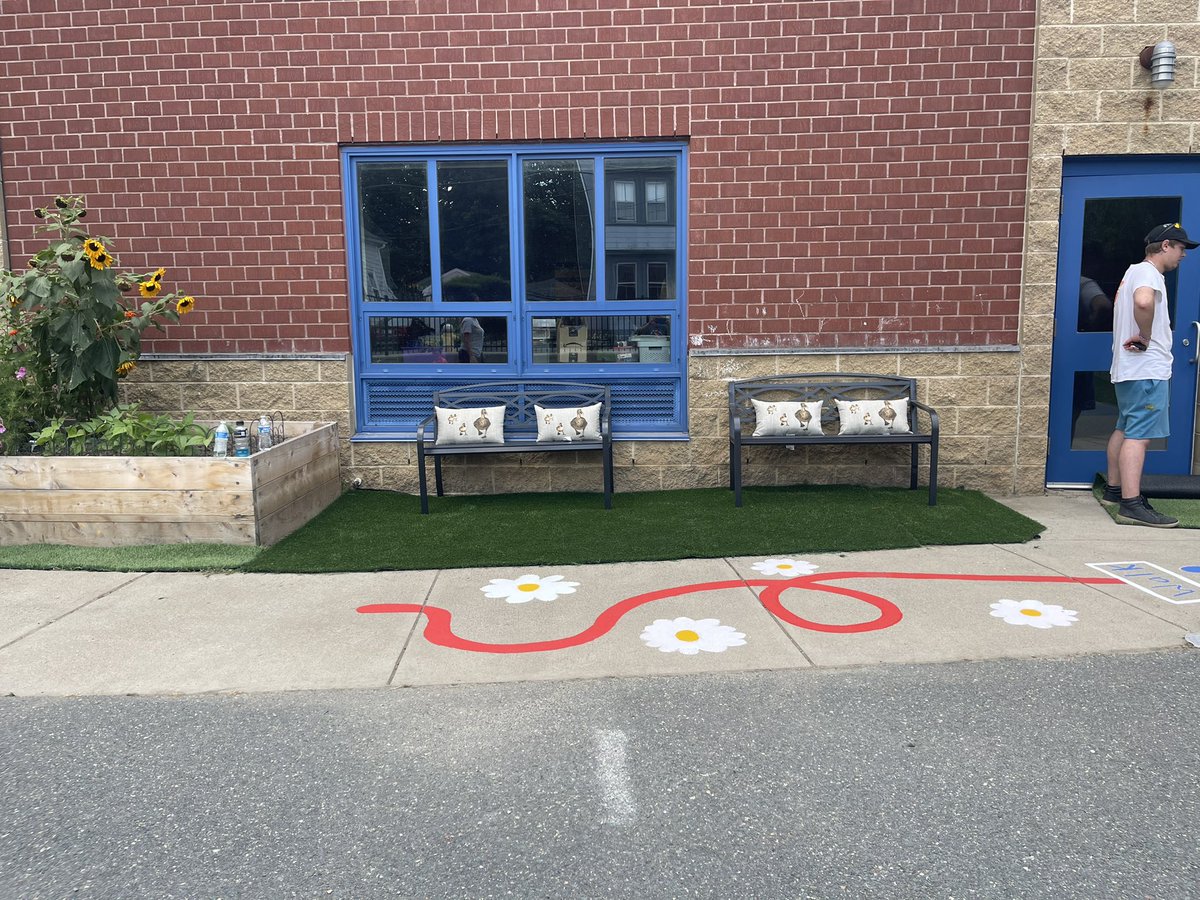 Michele Conti-Hunt tweet media