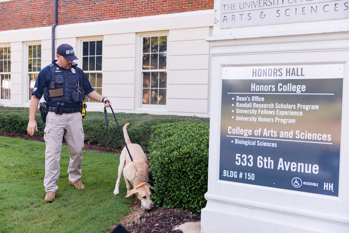 UofAlabama's tweet photo. We are sniffing for safety this semester with UAPD’s K-9 unit 😍🐾 We’re celebrating #NationalDogDay by showing off the pawsome pups who put their noses to the Capstone to keep us safe! Read more about these paw patrols → https://t.co/ExEMZHtIUK https://t.co/RtVScikVjO