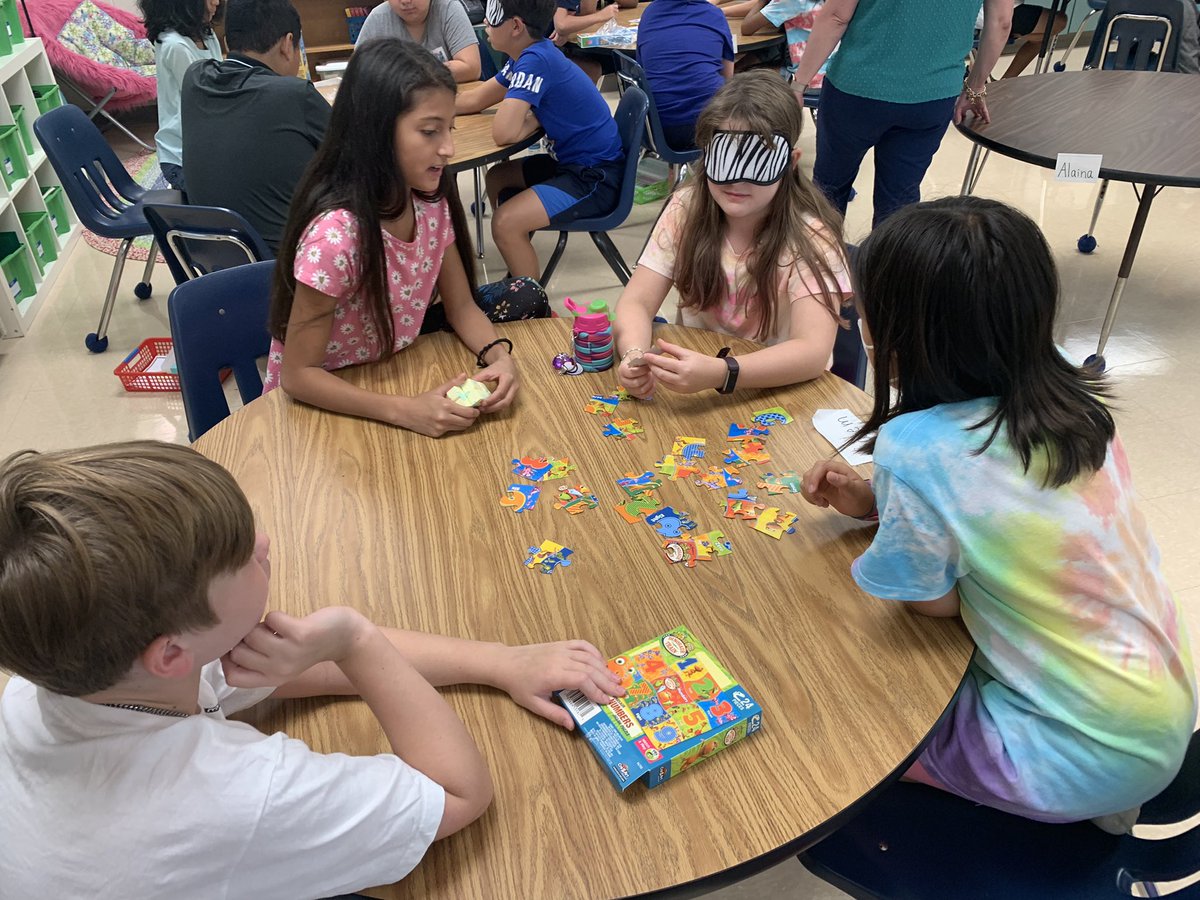 CPES5thGrade's tweet photo. Students used communication skills to help put puzzles together #teambuilding #cpesbelieves https://t.co/zhM1WNSF7s