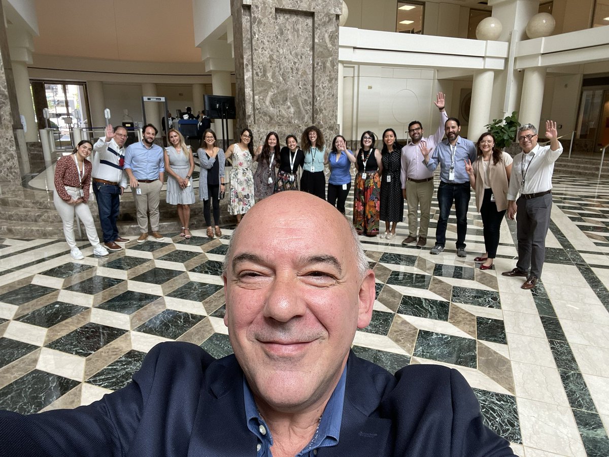 LuisSimonTWITT's tweet photo. Hoy en el #VisitorsProgram de @el_BID recibimos a los nuevos colegas que ingresaron en pandemia para un tour único del Banco por todos los pasadizos secretos! #MyIDBvisit https://t.co/Xxmb64K9AL
