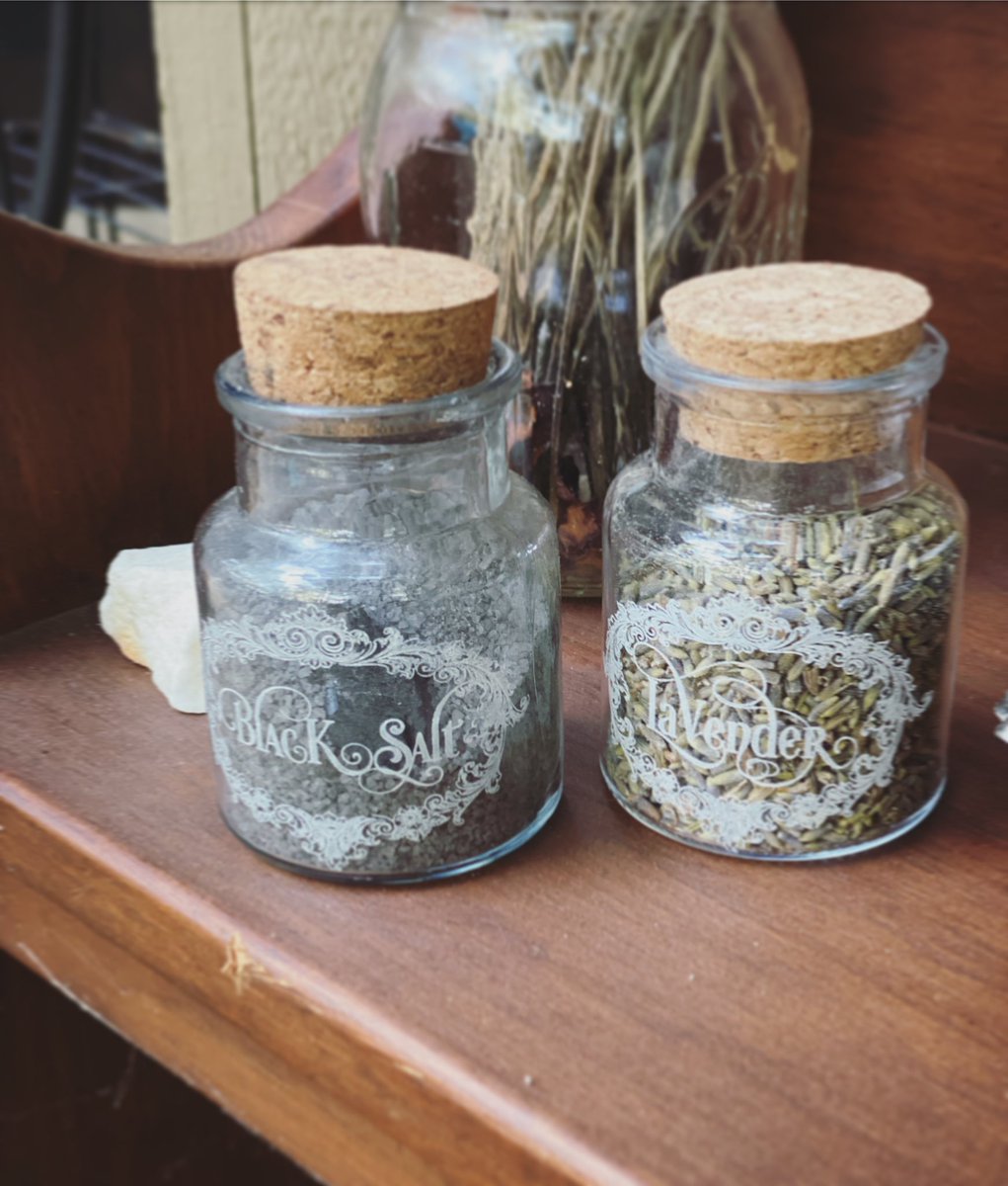 SpitFire_Labs's tweet photo. Little apothecary jars โ
would you prefer them filled or empty ๐ค??!?! #apothecary #apocrothy #spelljars #witchtools #witchtober #comingsoon #laseretchedglass #glassjars #laserengravedglass #laserengravedgifts #laseretched #kitchedwitch #herbwitch #witchyvibes #witchythings https://t.co/oFb9C16gn9
