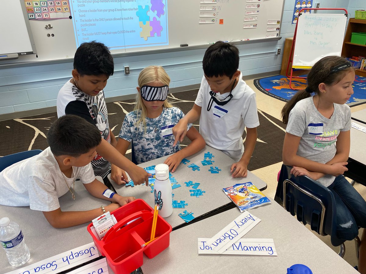 CPES5thGrade's tweet photo. 5th grade team building in Mrs. Bang’s class https://t.co/N7d07eT2wQ