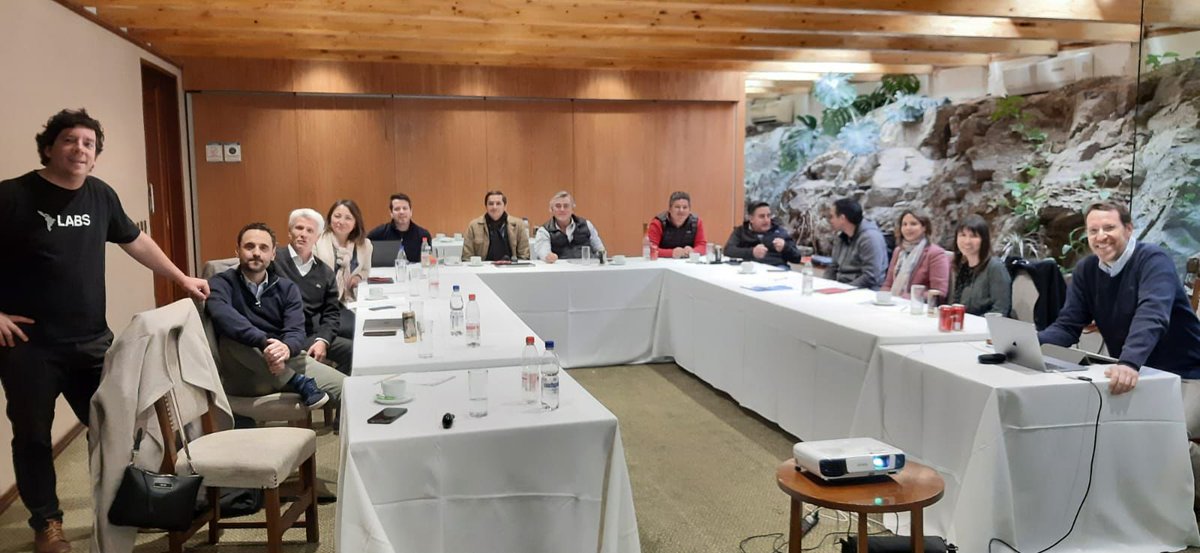 We keep on #training! 💪
Today, #blockchainbasics for CEO´s and Directors.
#BLOCKS $HMBL