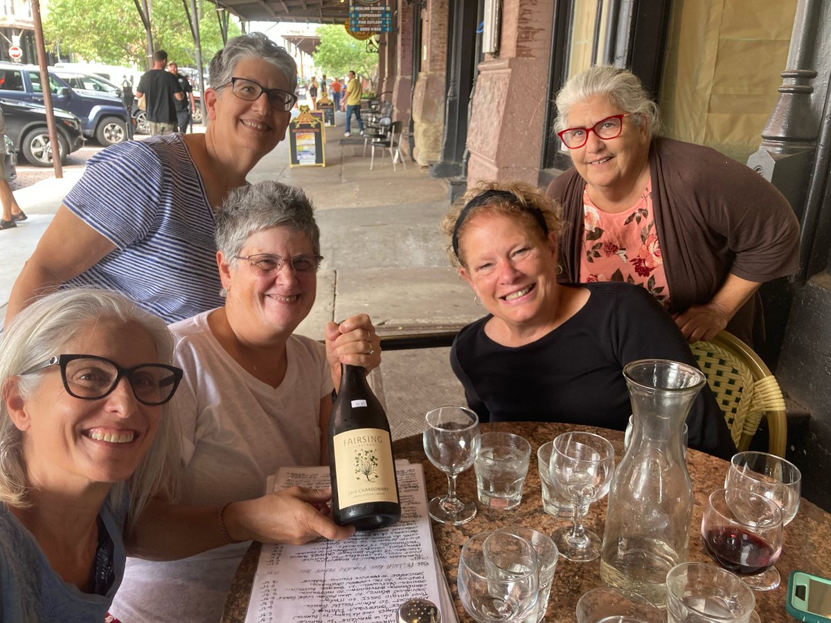 Friday is ideal for sharing w/ friends &amp; Chardonnay.

Fairsing Wine Club members gathered in Omaha’s Old Market area &amp; snapped this cute pix photo while enjoying our '19 Chardonnay w/ lunch! 

We love a sunny patio, smiles, &amp; a good bottle of wine. Thank you for including us!