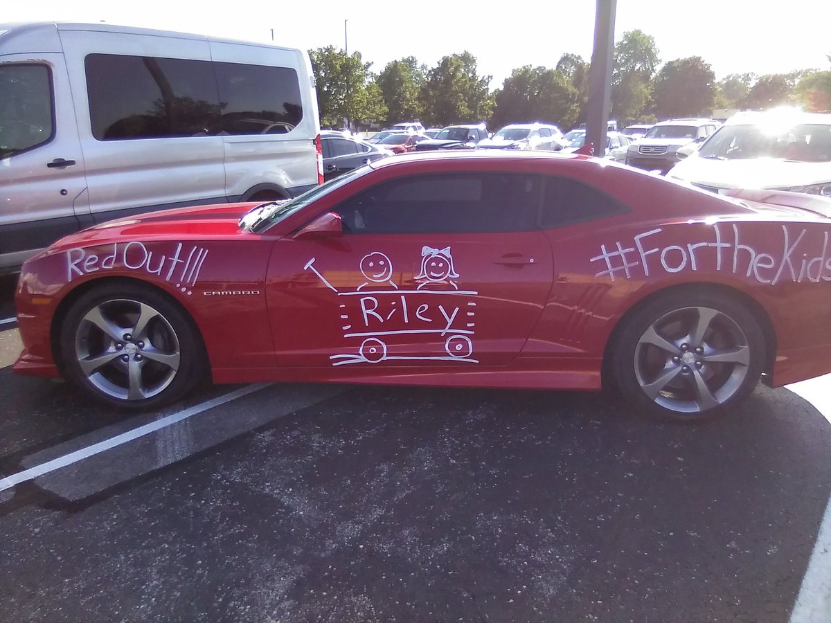 WorleyCpw's tweet photo. nice parking spot @Ben_Lacrosse12
#RedOutForRiley https://t.co/iO4EX1A0ct