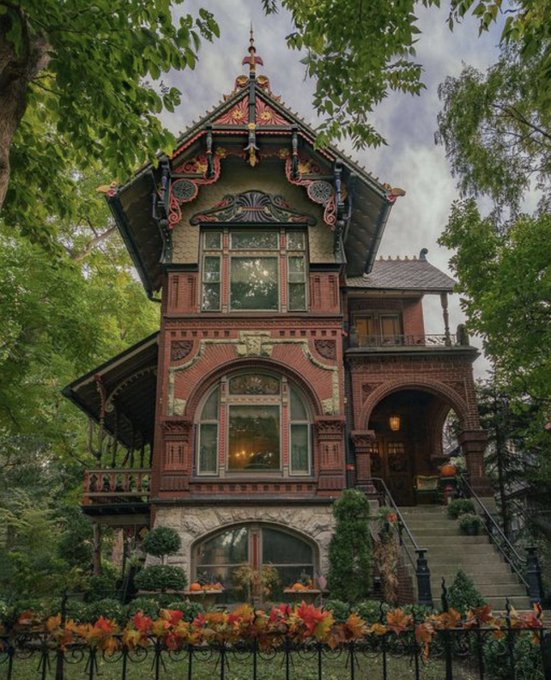 😍gorgeous Victorian home! https://t.co/dn5kD4CUDE