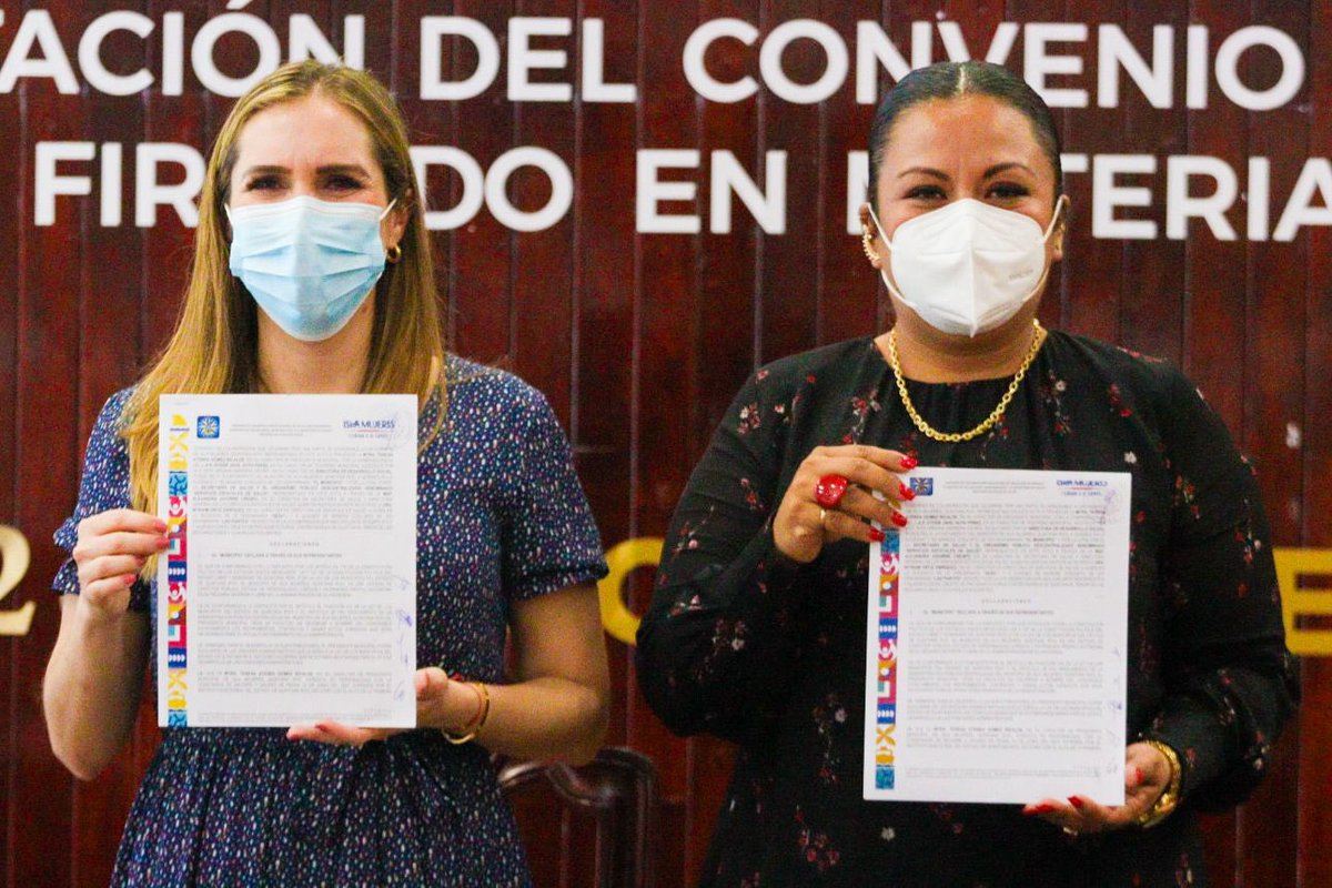 soyateneadeisla's tweet photo. Hoy firmamos ✍️ un convenio con @SESA_QROO para apoyar al 𝗛𝗼𝘀𝗽𝗶𝘁𝗮𝗹 𝗖𝗼𝗺𝘂𝗻𝗶𝘁𝗮𝗿𝗶𝗼 con el 𝘀𝘂𝗲𝗹𝗱𝗼 𝗱𝗲 6⃣ 𝗺𝗲́𝗱𝗶𝗰𝗼𝘀 𝗲𝘀𝗽𝗲𝗰𝗶𝗮𝗹𝗶𝘀𝘁𝗮𝘀 👩🏻‍⚕️👨🏻‍⚕️que brindarán atención al pueblo. https://t.co/GYL6TgAotY