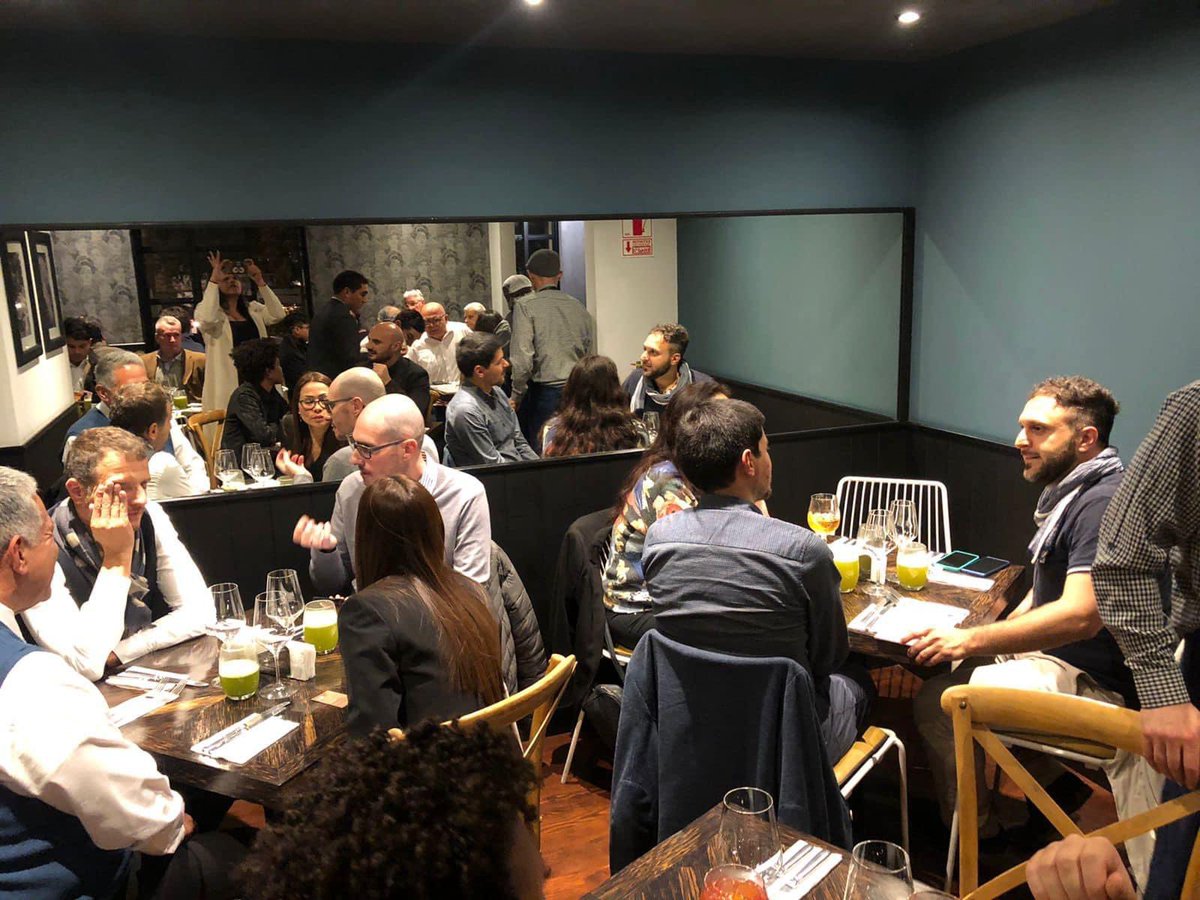 🍝 Ser una comunidad también significa compartir el placer de una cocina deliciosa. Alrededor de una mesa llena de platos tradicionales italianos, se crean amistades, vínculos y conexiones. #food #italianfood #ospitalitaitaliana #Peru