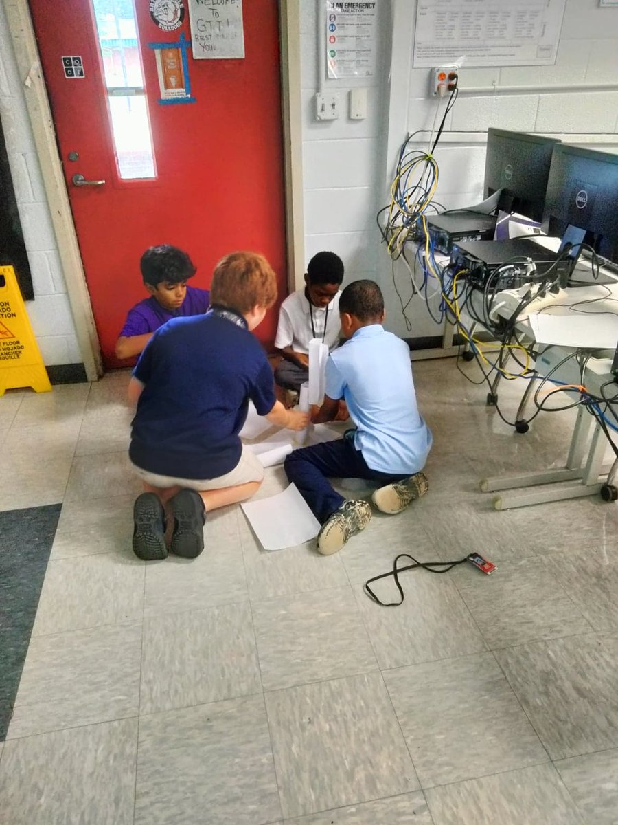Bryson_MS's tweet photo. Mr. Uregen's GTT competed in a Mini-Engineering Challenge this week..view more photos here: https://t.co/Cn4Ki0BlrD #BackToBryson https://t.co/8Qk0lEQkmW