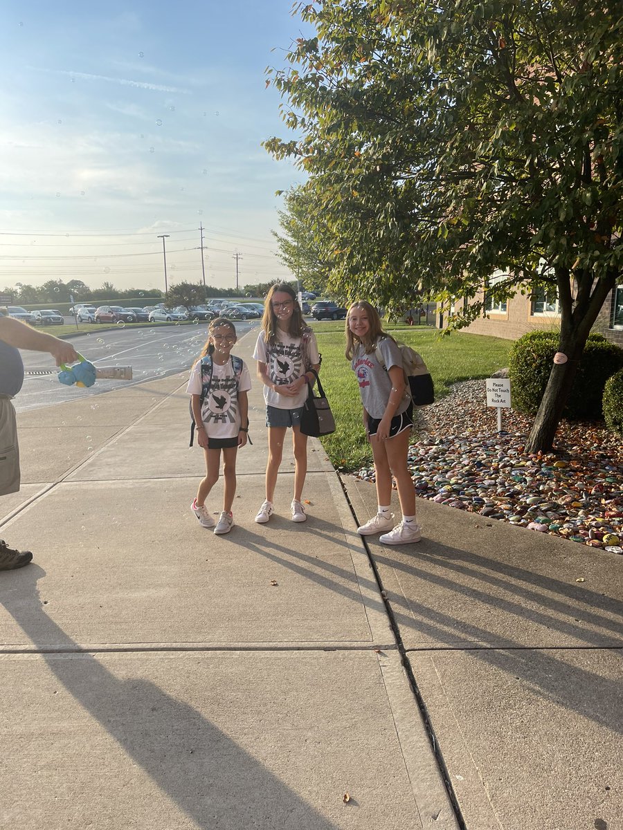 Bubbles and music are a great way to start any day, so Happy Friday!@VgEagles #WEchooseLakota #WEareLakota