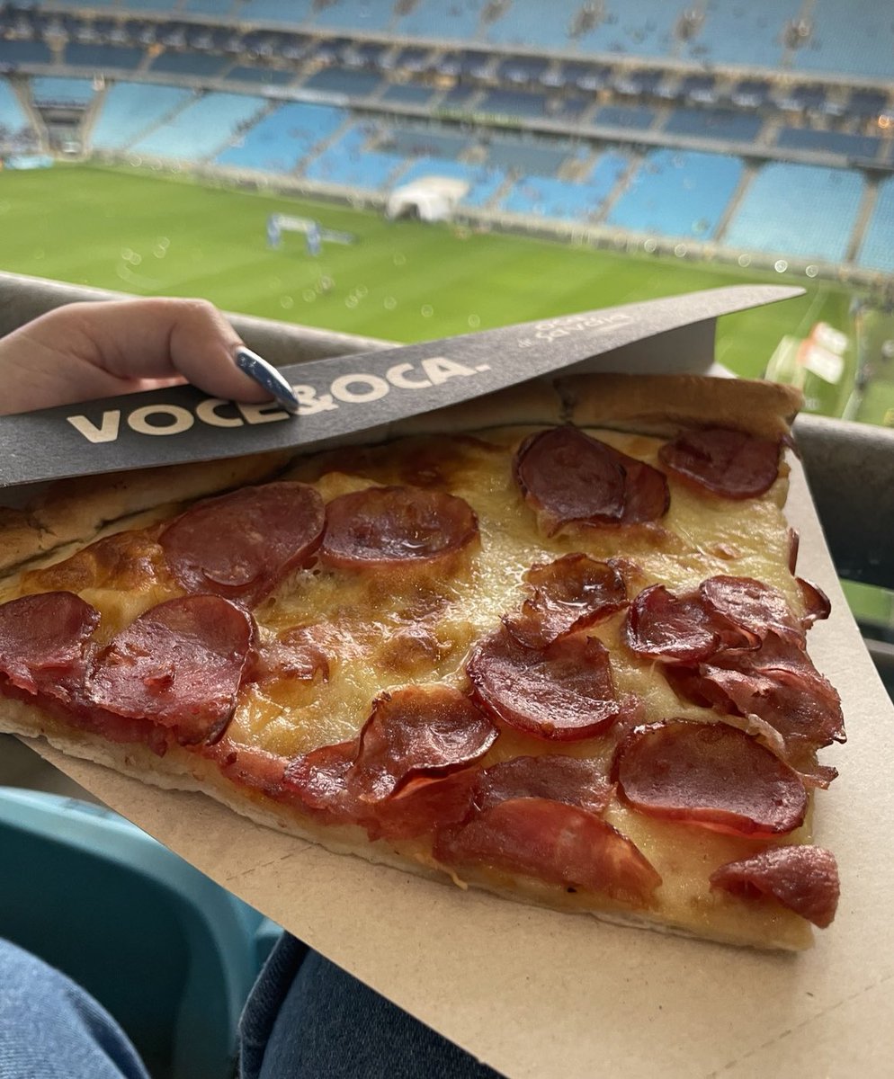 FootyScran's tweet photo. Pizza at Gremio (@Gremio_EN @Gremio) 

🇧🇷 20 Reis (£3) https://t.co/EGfHVe3Eks