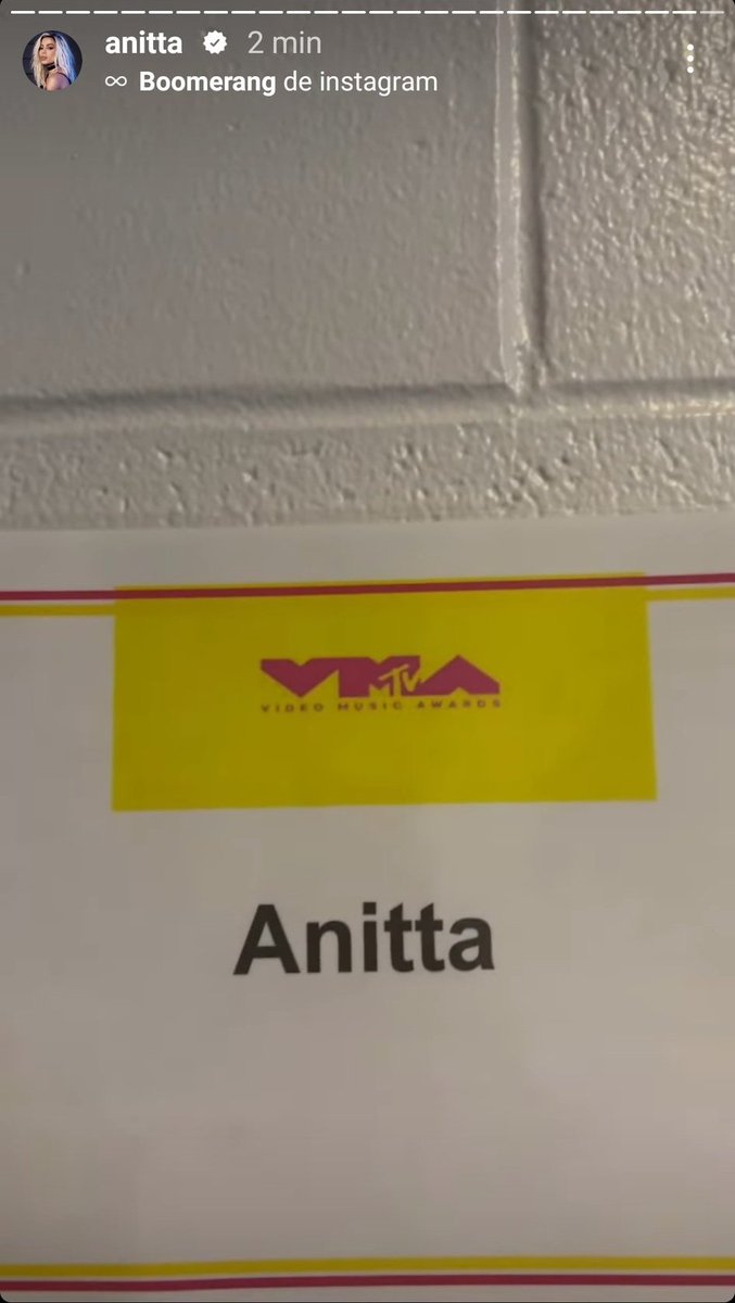 Anitta está atualmente nos bastidores do #VMA para seus ensaios.