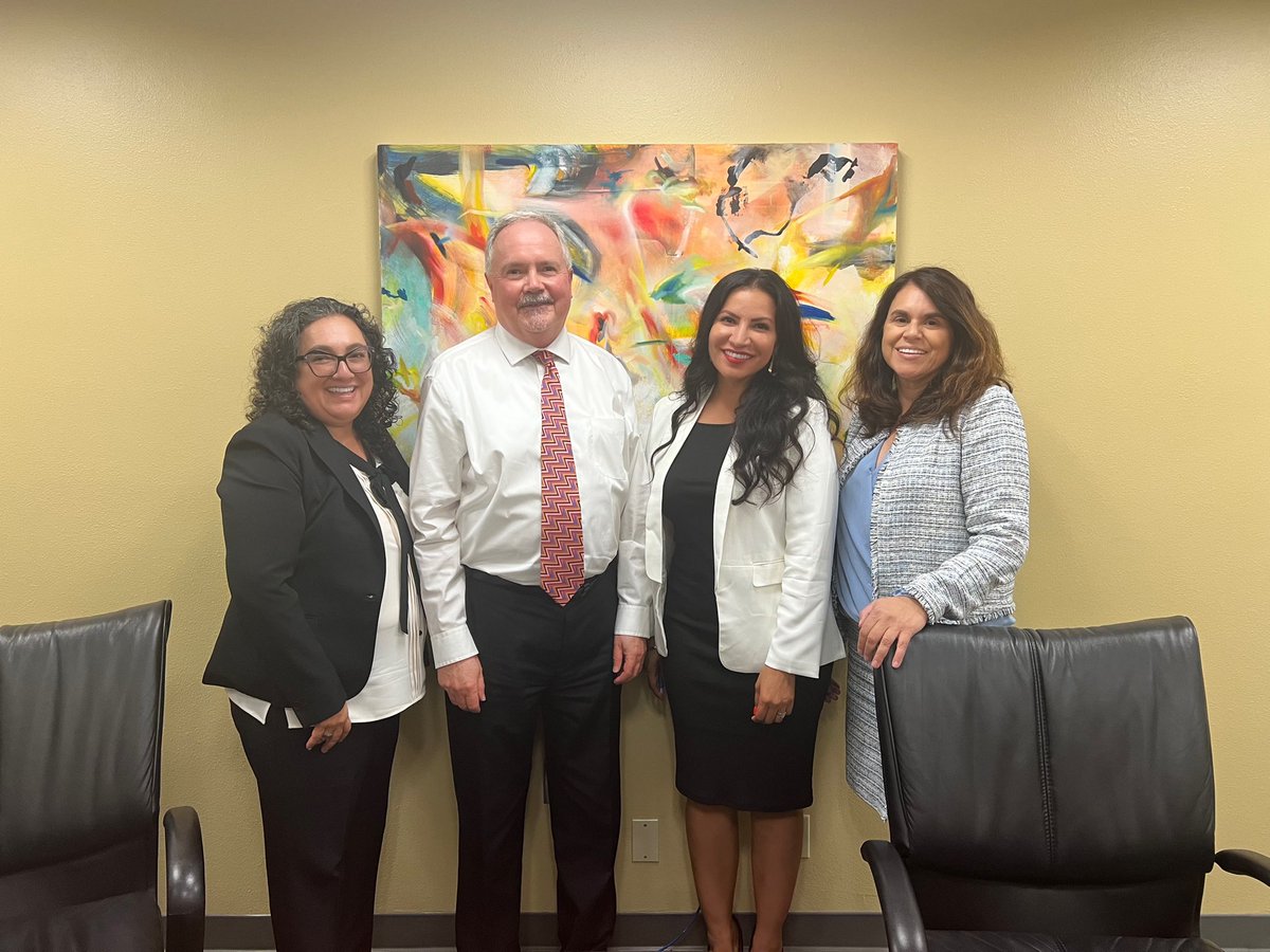 LizNavarette's tweet photo. My heart is full - thank you @laccd LA Mission College for the warm welcome! LA Mission is one to watch (and become inspired) as their faulty, staff, and bold leaders embarked on a discussion about supporting working learners. @CalCommColleges #supportCCCeducation https://t.co/sRo8HUCe10