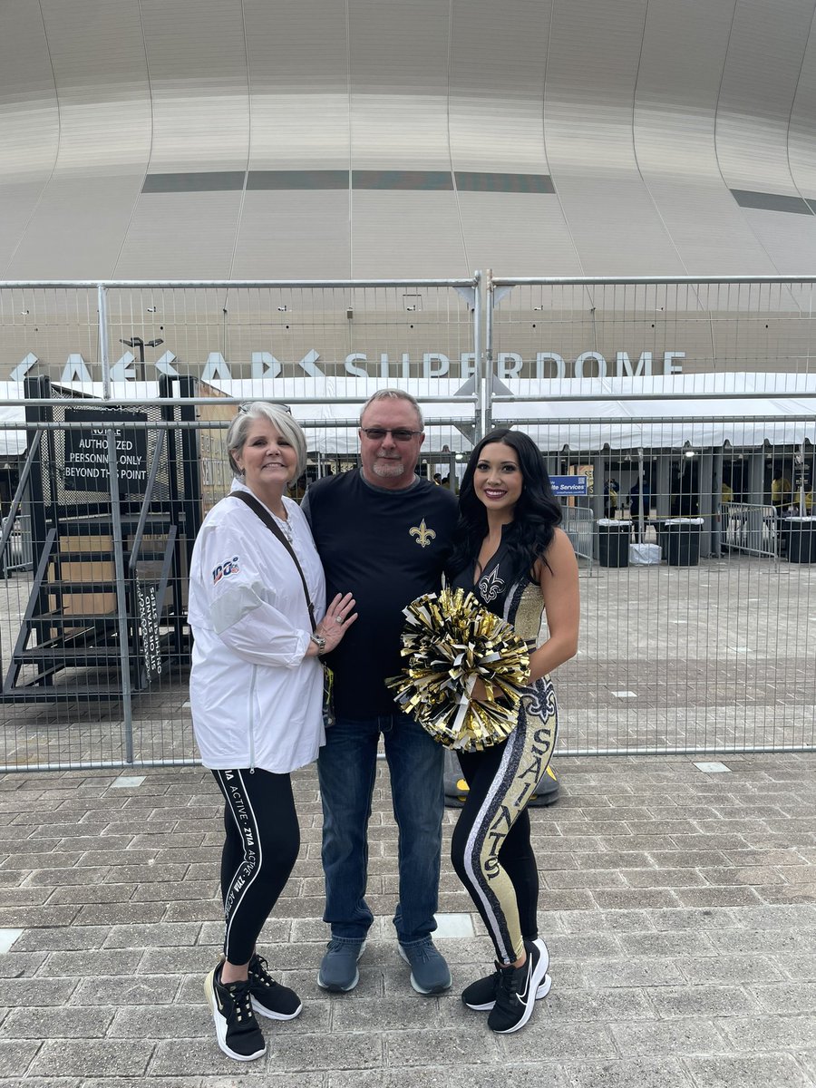 banquegirl's tweet photo. #SaintsGameday https://t.co/jqj96gar8d
