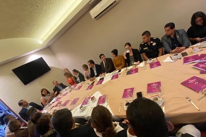RosyGarciaC's tweet photo. En CANACO Querétaro agradecemos al Rector Arturo Alvarado Hierro y a la Universidad Mondragón que en esta edición serán anfitriones al Premio Policía del Año 2022.
Todo el reconocimiento al Comité del Premio, por su gran trabajo que realizan.
#AgregaValor #Prepol2022 #CanacoQro https://t.co/ZzUjpno7SU