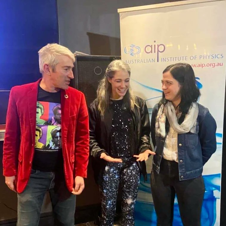 raynerexplainer's tweet photo. Thanks to @philuponscience and Imogen for a great night at the @AIPNSW @ausphysics Physics in the Pub event. Did anything go as planned? No, not really. Was it fun? Yes, yes it was!
#physics #physicsinthepub https://t.co/R3em6kq1vA