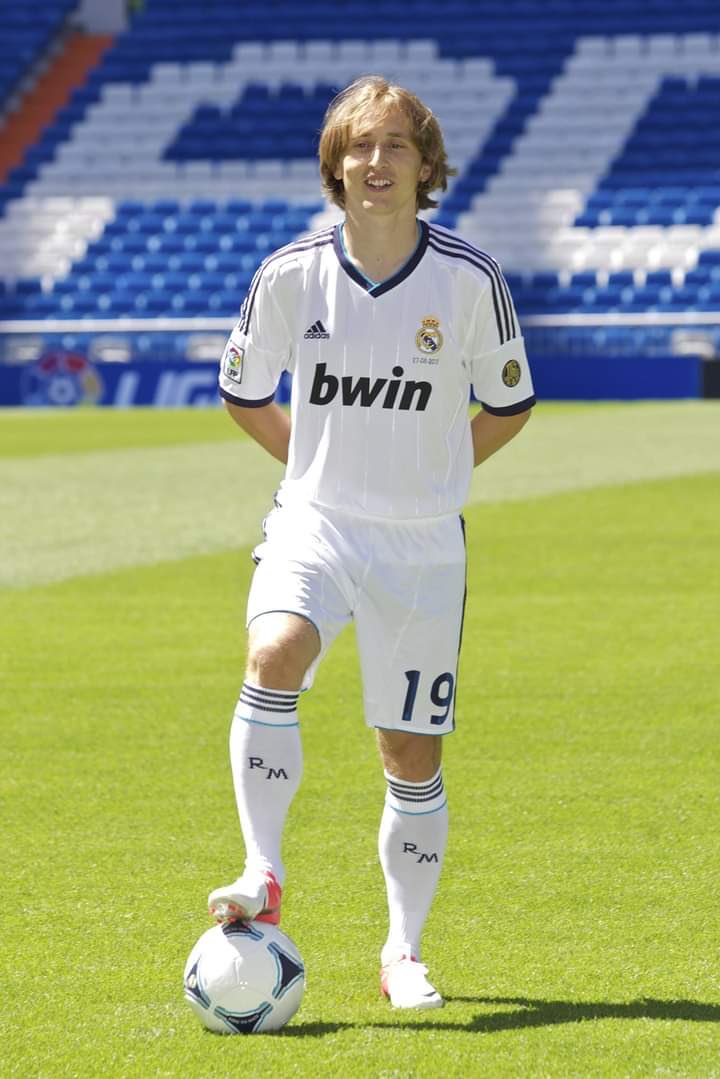 RMadridFrance_'s tweet photo. Il y a 10ans jour pour jour, Luka Modric était présenté au Real Madrid.🤍 https://t.co/1l5JZbOJ4x