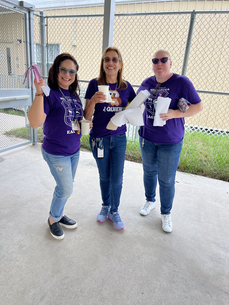 House assembly day and 5th grade teachers enjoying their coffee and snacks ! <a href="/DeborahMaupin/">Dr. Maupin</a> <a href="/jennsandersusa/">Dr. Jennifer Sanders</a>