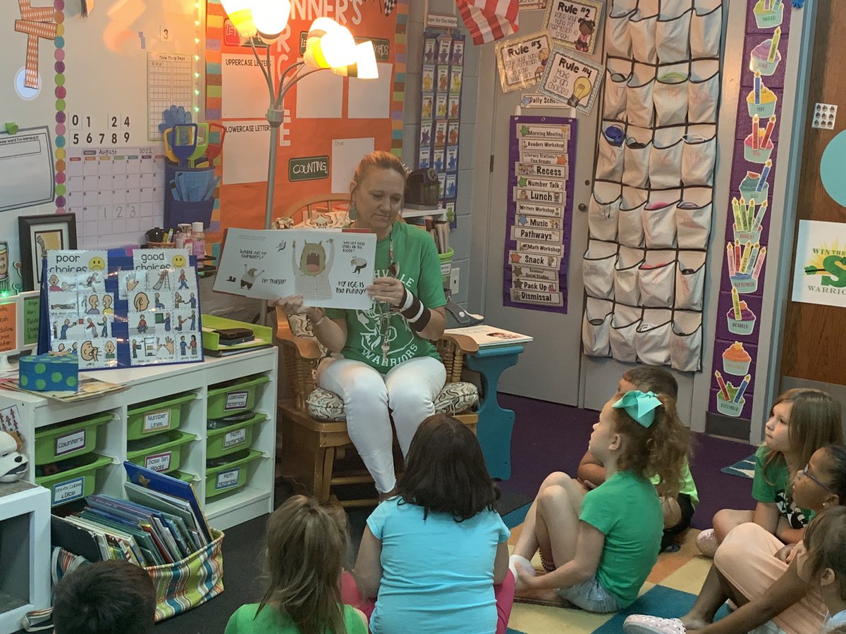 MrsGarrettNKC's tweet photo. Love that @renathunderhawk could come and share the book Bravo with us this morning!  Best Principal Ever!  My students loved it! #Winthedaywarriors #warriorscreate #MapleKinderStars @MapleWarriors https://t.co/570lBIMADo