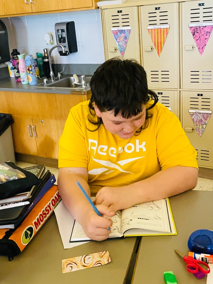 BriarwoodES's tweet photo. Sixth grade readers are the best! #BRIGHTatBriarwood https://t.co/WzO4DhxW9g