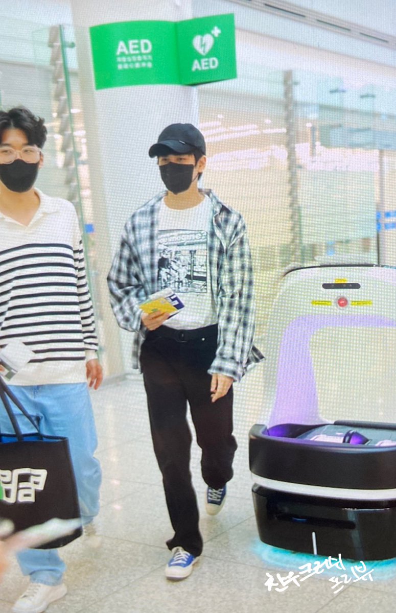 Entang_234's tweet photo. Excited for today
Huhu Safe flight μ°¬μ°μΌ π
#μμ΄μ½ #iKON #CHANWOO #μ°¬μ° #μ μ°¬μ° #γγ£γ #ιη²²ε³ #CWSR #찬ꡬ #CHAN @iKON_chan_w000 https://t.co/nqyfsszpQU