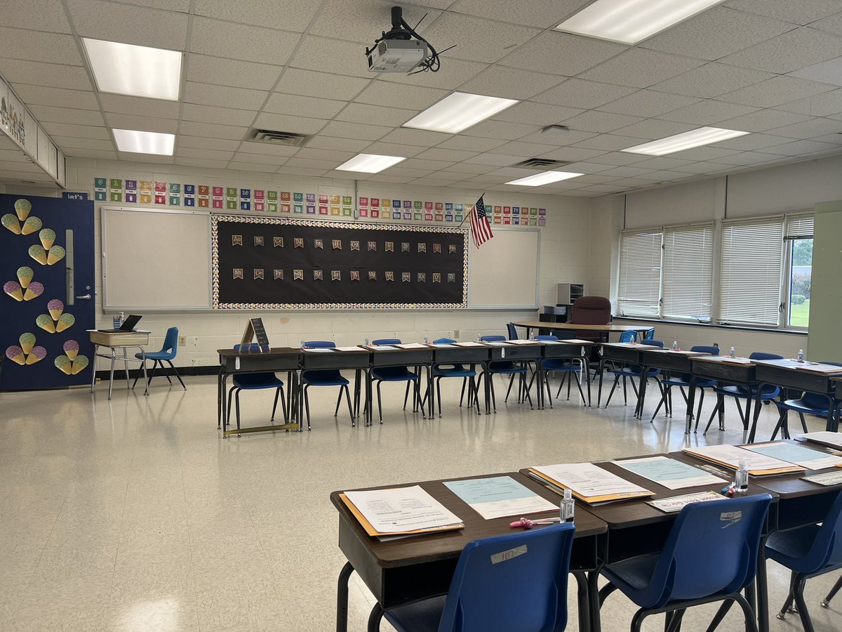 Mjentienza24's tweet photo. Thank you for all the parents and kids who took time to pass by the classroom for the open house❤️ https://t.co/A7pKFCQQeL