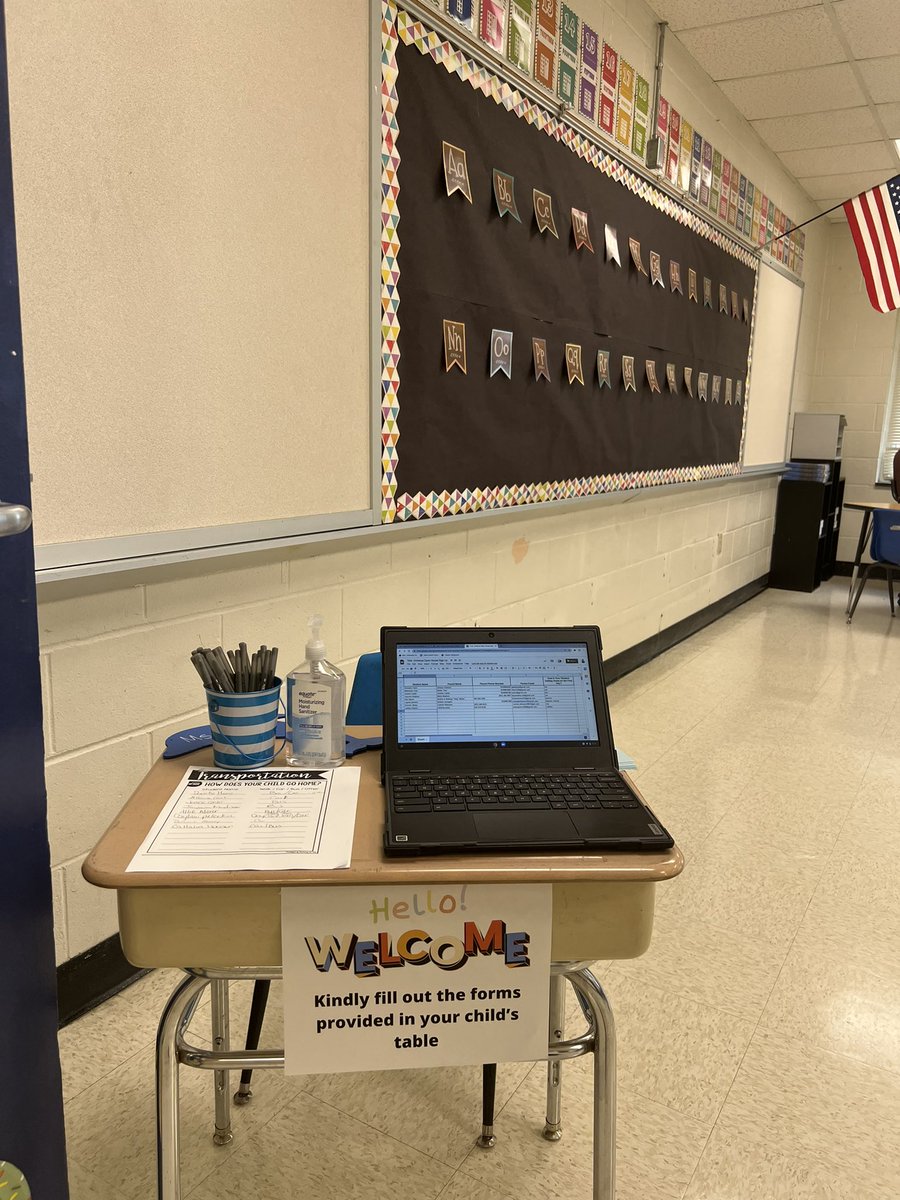Mjentienza24's tweet photo. Thank you for all the parents and kids who took time to pass by the classroom for the open house❤️ https://t.co/A7pKFCQQeL