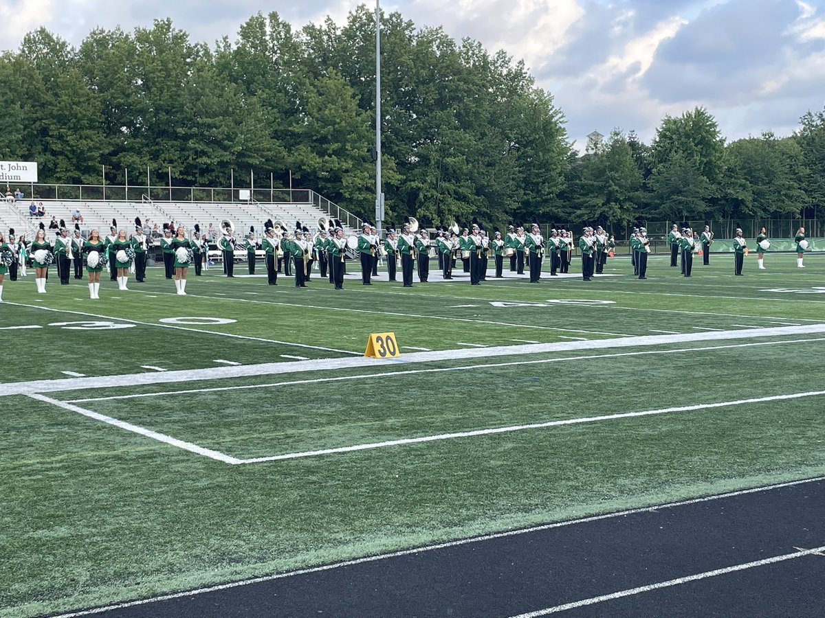 Week 2 of Friday night lights is underway! #HornsUp 💚🤍 @DJShaw_WHS <a href="/WHS_Westlake/">Westlake High School</a>