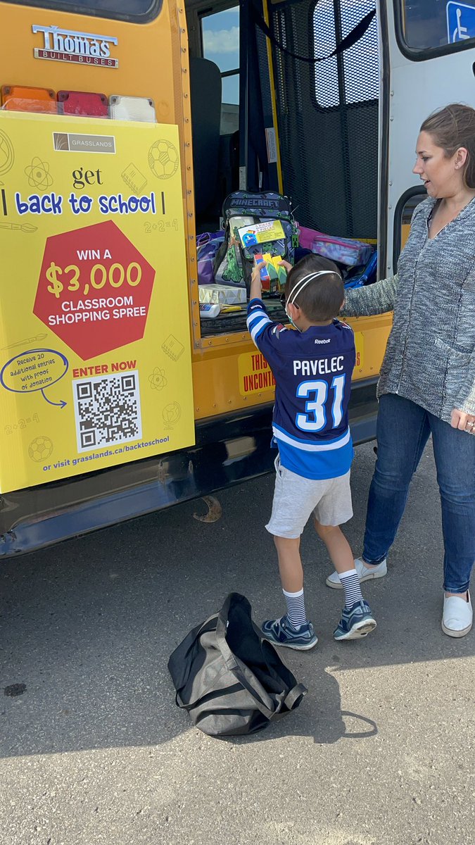 Candy_BSP_RCIC's tweet photo. @play92regina @UnitedWayRegina It was great meeting everyone too! Thanks for all the photos! And chance to see all the action to the voices we hear on the radio! https://t.co/PxjUgQTSOV