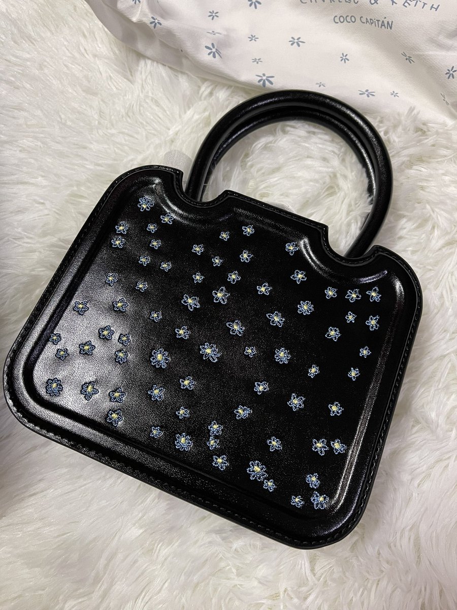 not4sale_store's tweet photo. พร้อมส่ง!!! 💨 กระเป๋า Charles & Keith x Coco Capitán 🦋🌀 ใบเดียวกับที่เวนดี้ใช้ค่ะ #ตลาดนัดrvv #ตลาดนัดredvelet #ตลาดนัดเรดเวลเวท #Wendy #เวนดี้ #charlesandkeith #cococapitan https://t.co/PCsrhXN647