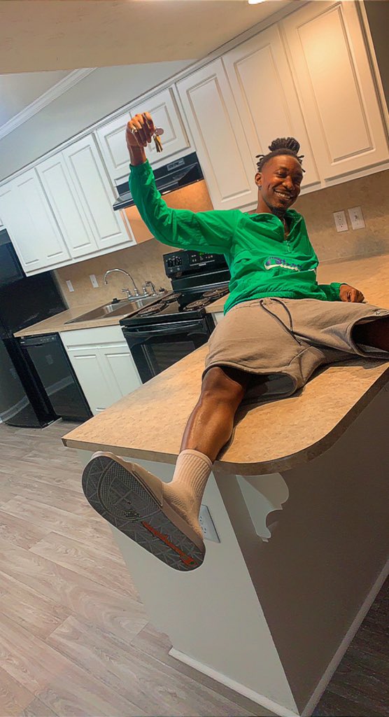 DeeJay2Hunna's tweet photo. SO TODAY A THING HAPPEN.. I GOT THE KEYS KEYS KEYS!! π₯ΉππΎππ‘ #NotNothin #NewLocationAlert https://t.co/mp17DYatD1