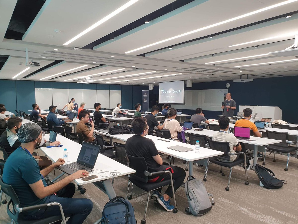 JuniorDevSG's tweet photo. Learning about #aws #copilot at @awscloud #singapore with @donnieprakoso #DevGym #juniordevsg #juniordev @juniordev_io https://t.co/3A1G55klzd