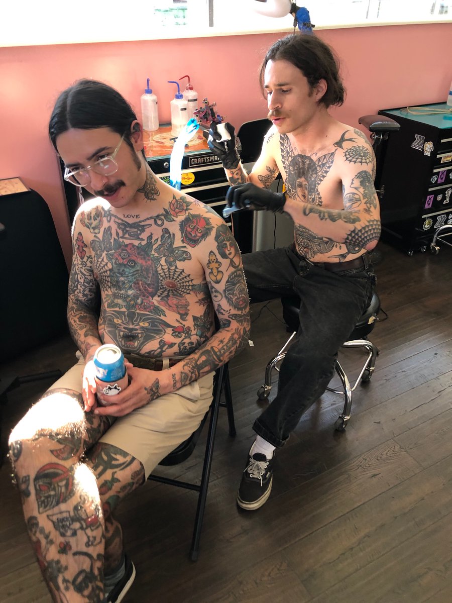 i love tattooing ❤️❤️❤️❤️ follow me on instagram, i’m getting tf off twitter