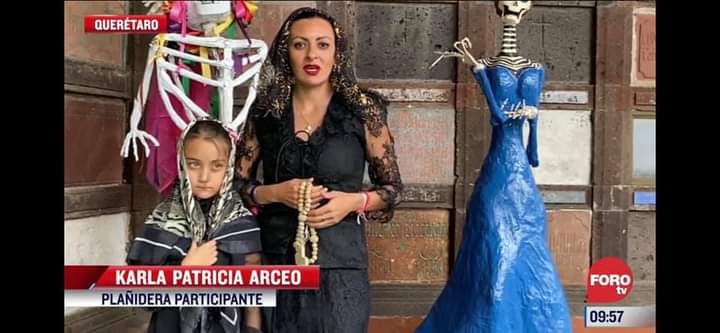 KARLAPARCEO's tweet photo. @CondeFabregat #concursonacional #plañideras #sanjuandelrio 
Fotos de 3 diferentes años 
Oficialmente soy la mujer más dramática de México 🤣🤣🤣 https://t.co/Fi3YHVQjBb