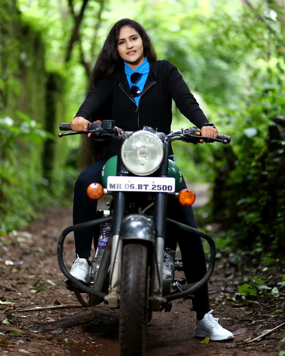 vanitabenpatel1's tweet photo. #bullet rider's #vanitapatel #vanitapatelofficial #Singer #gujrati https://t.co/uBqqXjuMtE