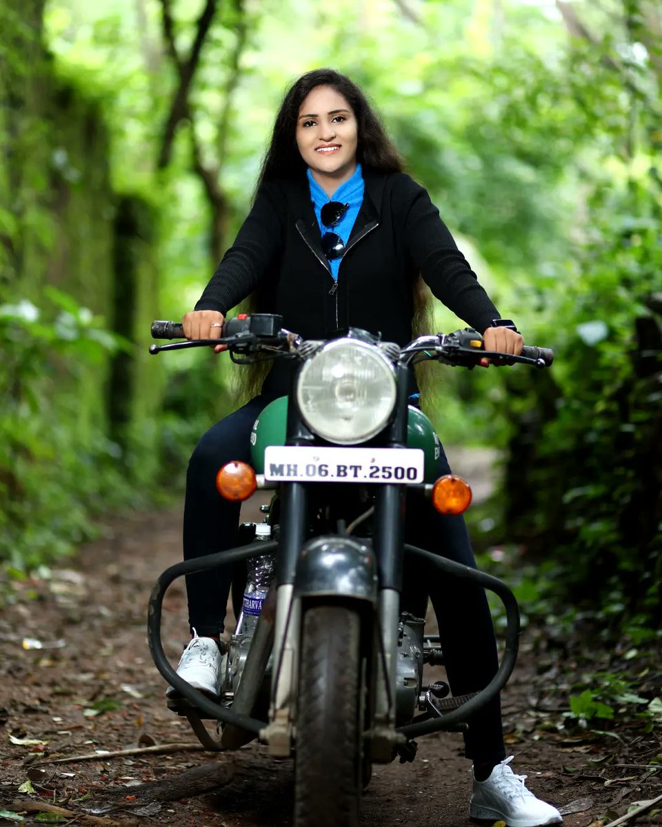 vanitabenpatel1's tweet photo. #bullet rider's #vanitapatel #vanitapatelofficial #Singer #gujrati https://t.co/uBqqXjuMtE