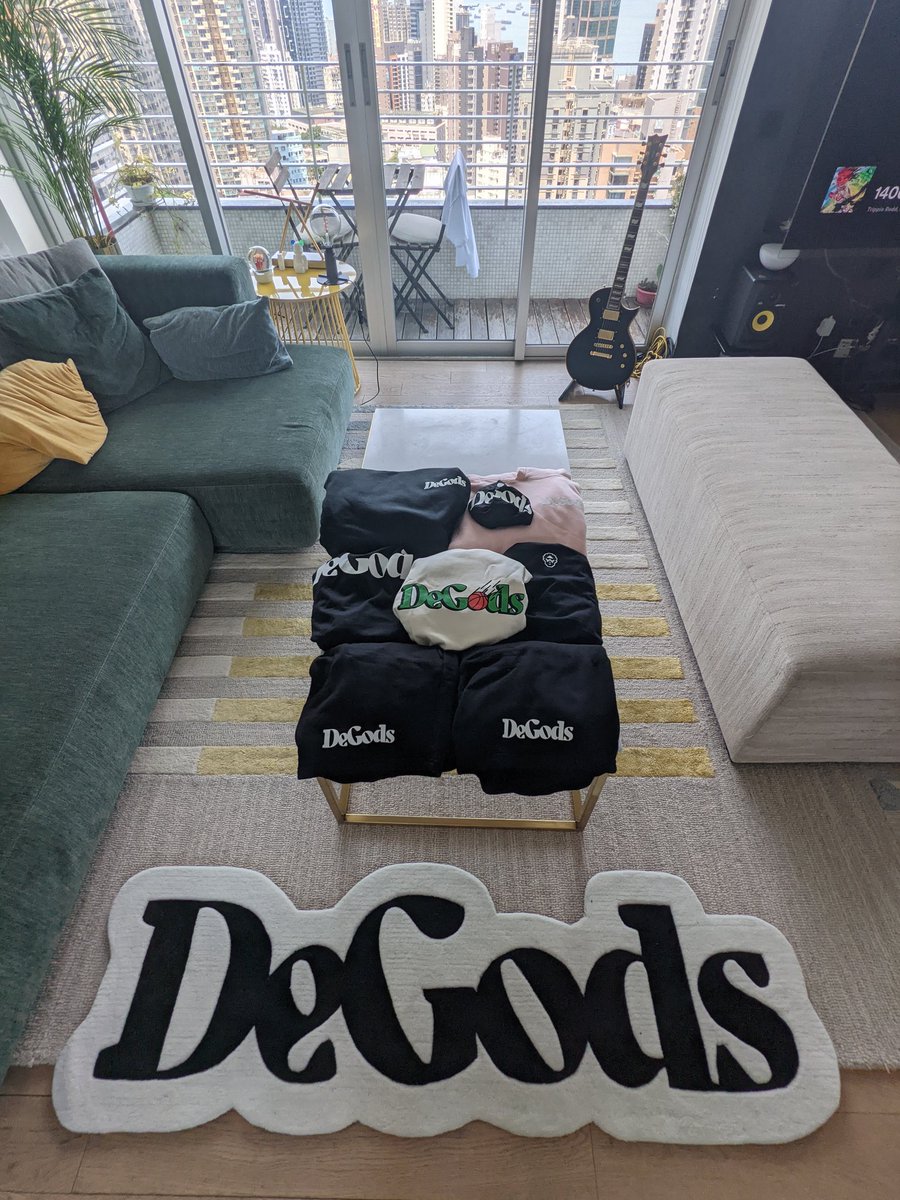 lol_NFTs's tweet photo. MERCH WELL ARRIVED 🫡 🫡
@DeGodsNFT @frankdegods @DeGodsCommunity https://t.co/vJbJkdsBZg