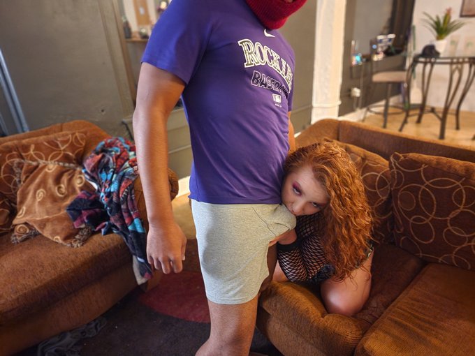 Shooting with 6 guys tonight ♡♡♡ halfway thru, can't wait to film the last 3 ♡♡ i love you all :) https://t<a href="/tag/flash"class="tags"><span>#flash</span></a><a href="/tag/redhead"class="tags"><span>#redhead</span></a><a href="/tag/boobs"class="tags"><span>#boobs</span></a>