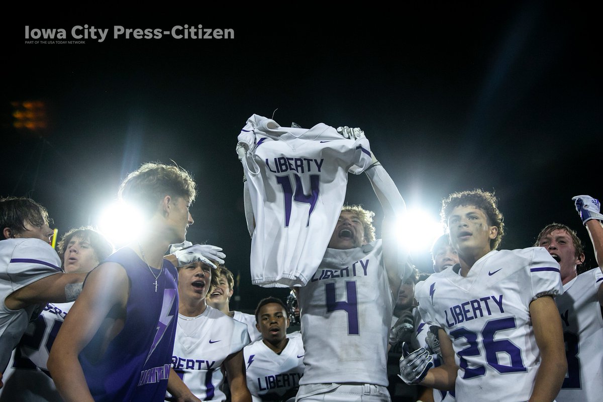 Joseph Cress (@josephwcress) on Twitter photo #OS14 Iowa City Liberty players hold up the jersey of Owen Skelley after winning the Titans Trophy in a Class 5A football game, Aug. 26, 2022, at Kinnick Stadium. #ClashAtKinnick <a href="/CityHighSports/">CityHighSports</a> <a href="/ICLibertyHS/">IC Liberty High School</a> #iahsfb <a href="/presscitizen/">Iowa City Press-Citizen</a> <a href="/AllIowa/">All-Iowa Prep Sports</a> Gallery: press-citizen.com/picture-galler… #OS14 Iowa City Liberty players hold up the jersey of Owen Skelley after winning the Titans Trophy in a Class 5A football game, Aug. 26, 2022, at Kinnick Stadium. #ClashAtKinnick <a href="/CityHighSports/">CityHighSports</a> <a href="/ICLibertyHS/">IC Liberty High School</a> #iahsfb <a href="/presscitizen/">Iowa City Press-Citizen</a> <a href="/AllIowa/">All-Iowa Prep Sports</a> Gallery: press-citizen.com/picture-galler…