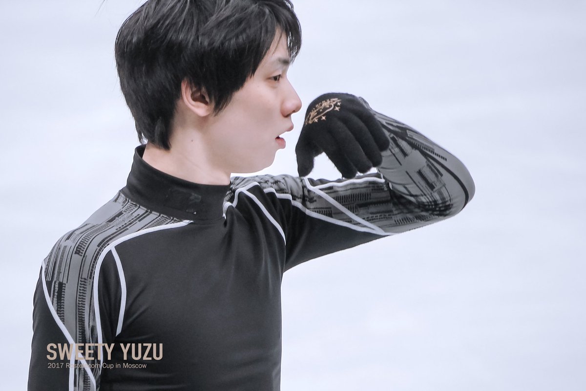 sweety_yuzu's tweet photo. #羽生結弦 
#羽生结弦 
#YuzuruHanyu𓃵 
#HANYUYUZURU𓃵 
#Rostelecomcup2017 https://t.co/UvKg4lhYs0