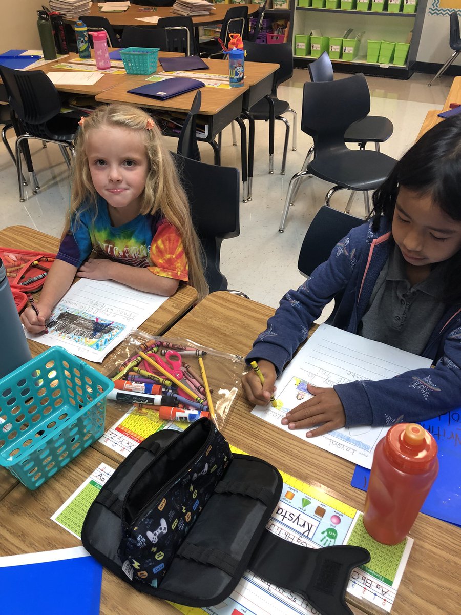 Ms. Everett's Class tweet media