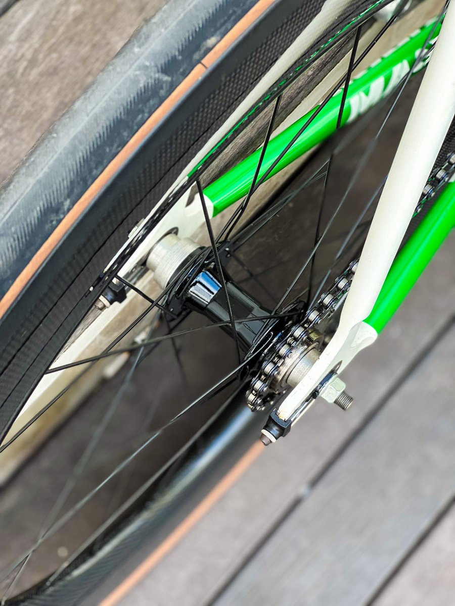 rinaldyperca's tweet photo. WTS‼️
rear CSC carbon wheelset 88mm 
hub handmade bearing ga main main halus dan loncer parsss
very goodcond mulus ✨✨
exc ban luar dalam &amp; cogset
price 4jt nego
thx warga #fnfjb https://t.co/4U90X9DP4Z