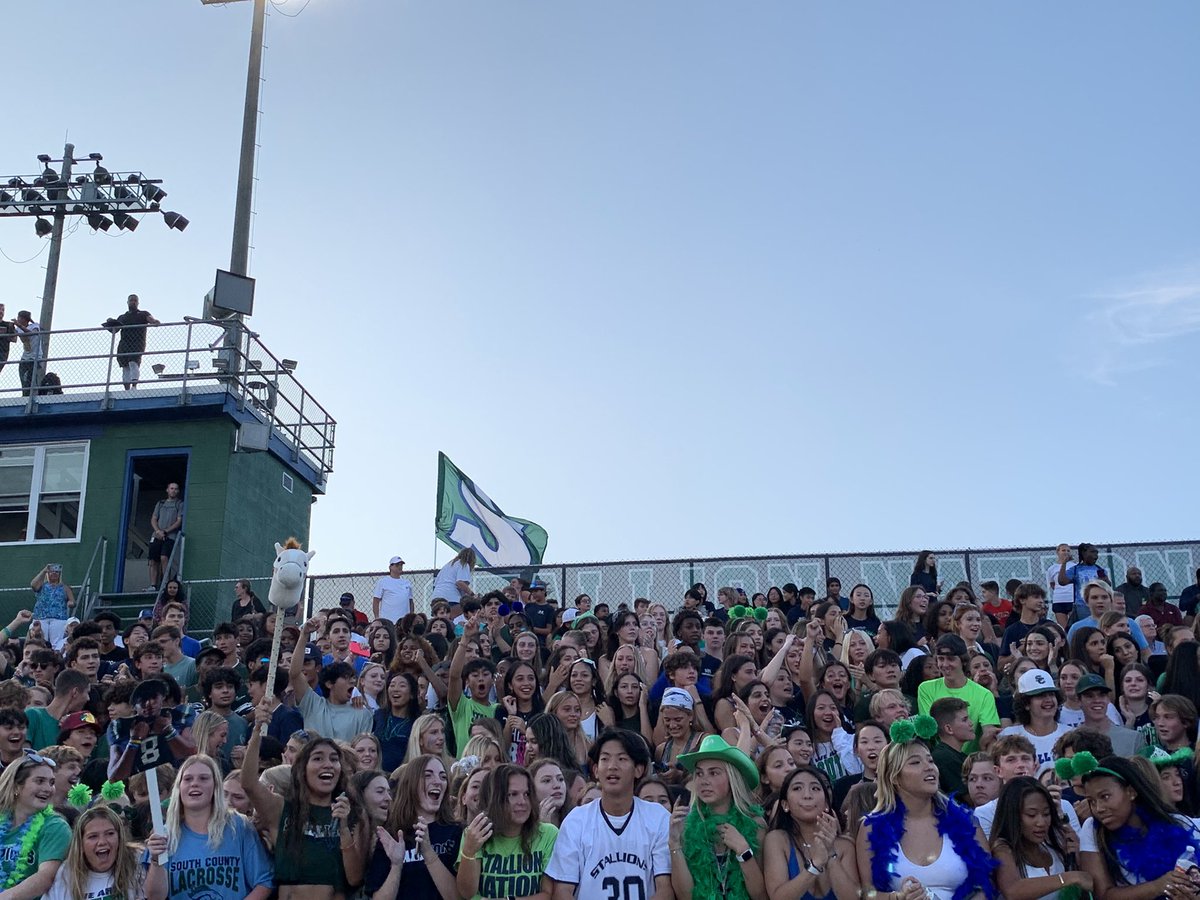 ltbeskenis's tweet photo. Friday Night Lights are back! #onestallion https://t.co/8krbkPuDsx