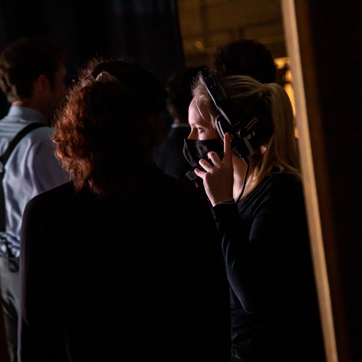 Behind every performance, there is a crew who makes sure every mic is on, every prop is in place, every costume change runs smoothly and every curtain is pulled. We couldn't do it without them, shoutout to our #9to5AU backstage crew ✨⏰

📸 David Hooley