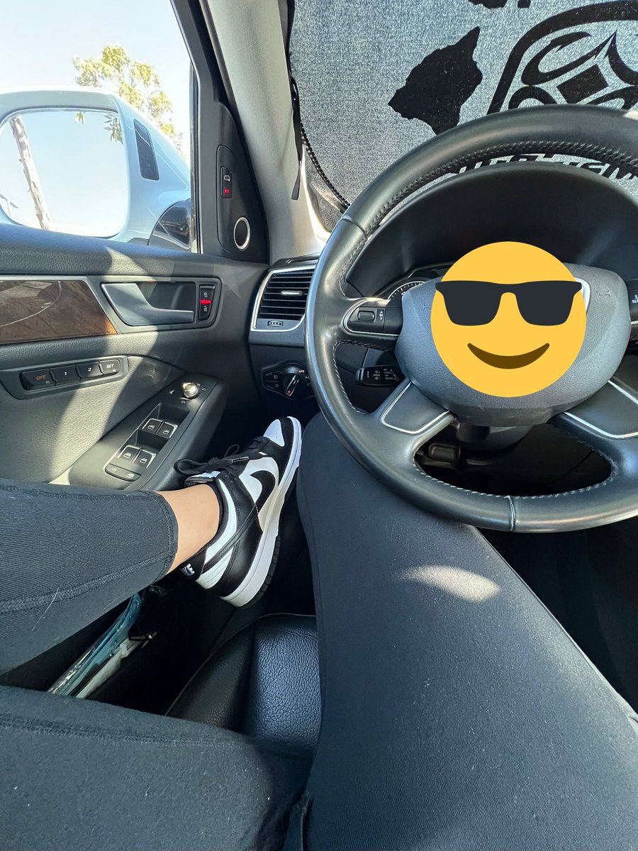 gelvn's tweet photo. Panda moment because it’s my first time wearing these after soooo long of trying to get them at retail 🫠 but we did it!!! @KlarissaWebb 😜 https://t.co/uqR5GFPcX8